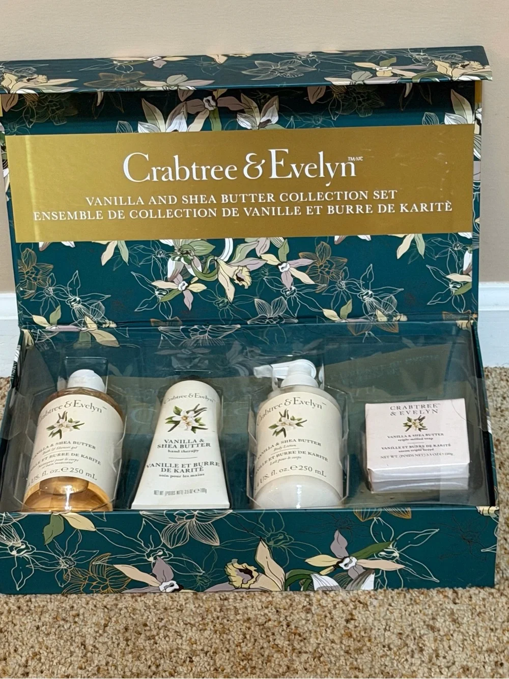 Crabtree & Evelyn Teal Floral Vanilla & Shea Butter Gift Set